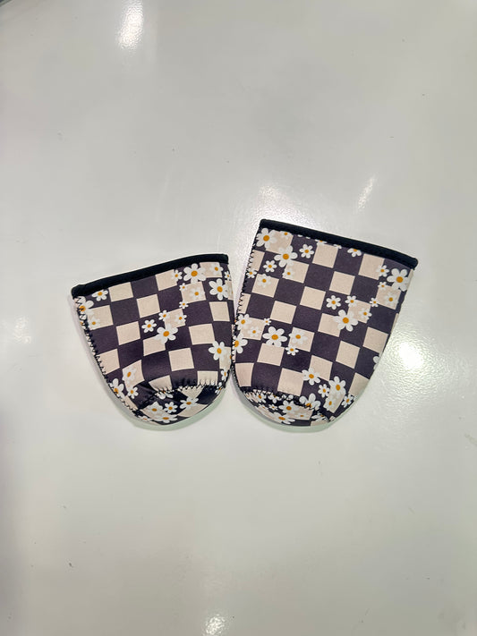 Cup Cozie - Checkered Daisies